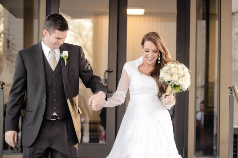 EK-Studios-Utah-Wedding-Photographers-Temple-Sealing-SLC-Winter-Wedding007-Blog(pp_w768_h512)