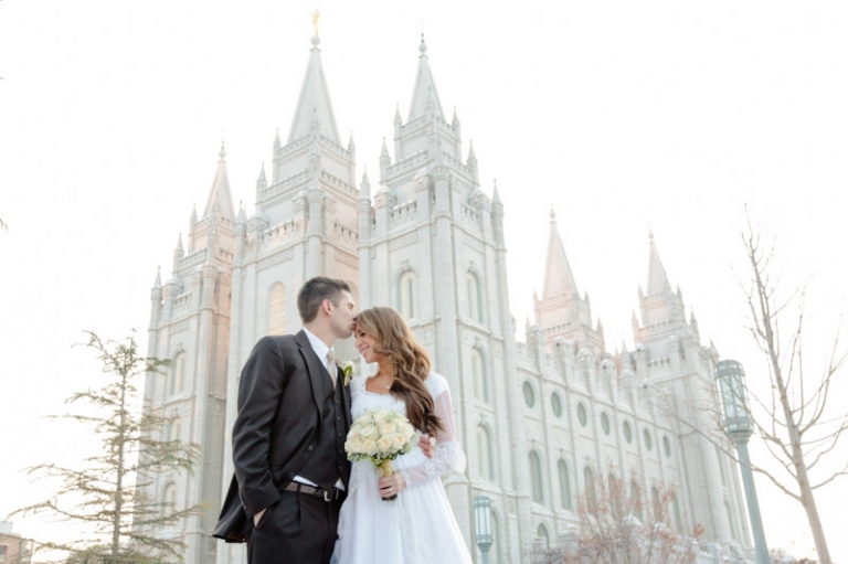 EK-Studios-Utah-Wedding-Photographers-Temple-Sealing-SLC-Winter-Wedding022-Blog(pp_w768_h511)
