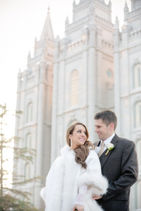 EK-Studios-Utah-Wedding-Photographers-Temple-Sealing-SLC-Winter-Wedding023-Blog(pp_w480_h720)