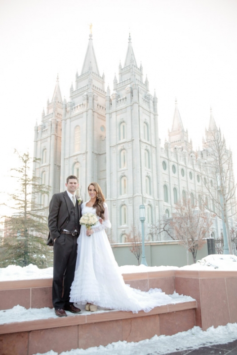 EK-Studios-Utah-Wedding-Photographers-Temple-Sealing-SLC-Winter-Wedding024-Blog(pp_w480_h719)