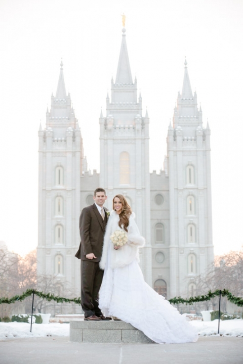 EK-Studios-Utah-Wedding-Photographers-Temple-Sealing-SLC-Winter-Wedding029-Blog(pp_w480_h720)
