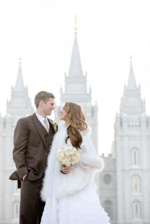 EK-Studios-Utah-Wedding-Photographers-Temple-Sealing-SLC-Winter-Wedding031-Blog(pp_w480_h719)