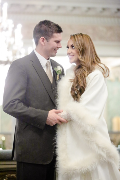 EK-Studios-Utah-Wedding-Photographers-Temple-Sealing-SLC-Winter-Wedding041-Blog(pp_w480_h720)