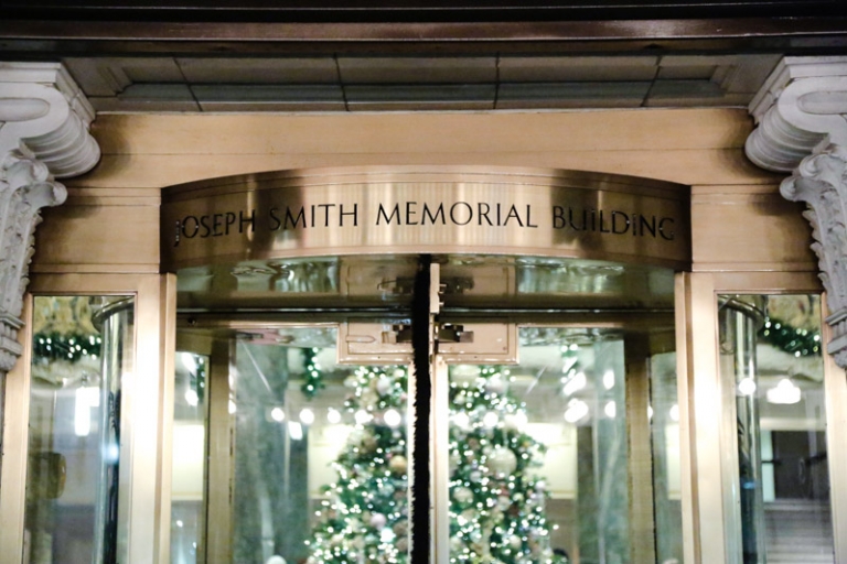 EK-Studios-Utah-Wedding-Photographers-Temple-Sealing-SLC-Winter-Wedding044-Blog(pp_w768_h512)