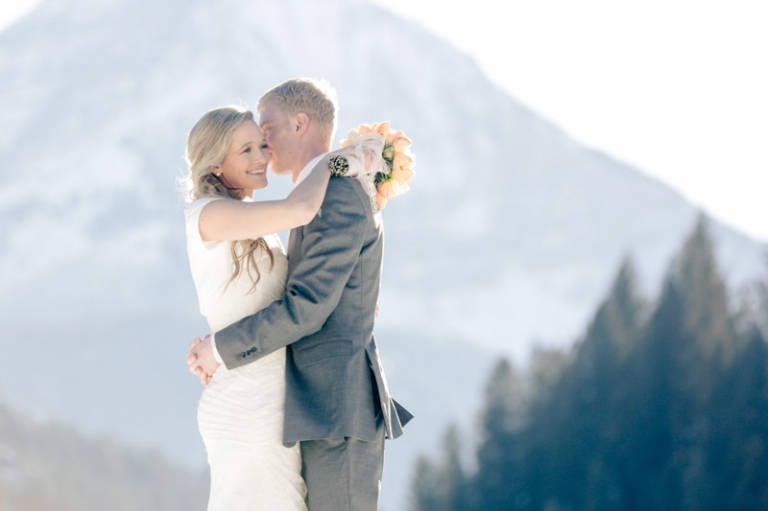 EK-Studios-Utah-Wedding-Photographers-Winter-Canyon-Bridals-at-Lake018-Blog(pp_w768_h511)