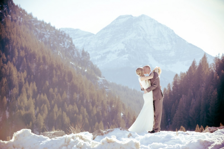 EK-Studios-Utah-Wedding-Photographers-Winter-Canyon-Bridals-at-Lake019-Blog(pp_w768_h511)
