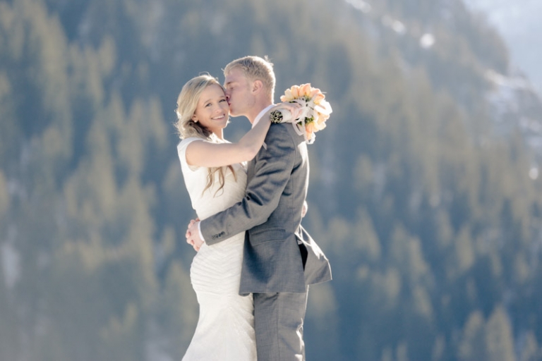 EK-Studios-Utah-Wedding-Photographers-Winter-Canyon-Bridals-at-Lake024-Blog(pp_w768_h512)