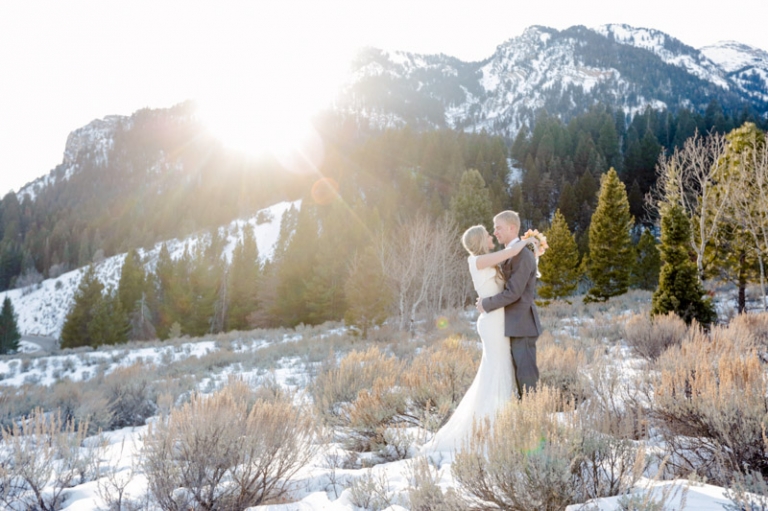 EK-Studios-Utah-Wedding-Photographers-Winter-Canyon-Bridals-at-Lake028-Blog(pp_w768_h511)