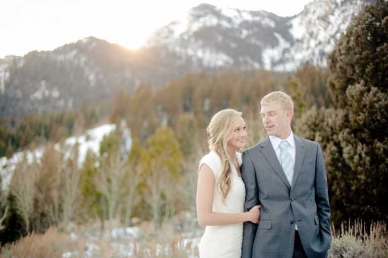 EK-Studios-Utah-Wedding-Photographers-Winter-Canyon-Bridals-at-Lake030-Blog(pp_w768_h511)