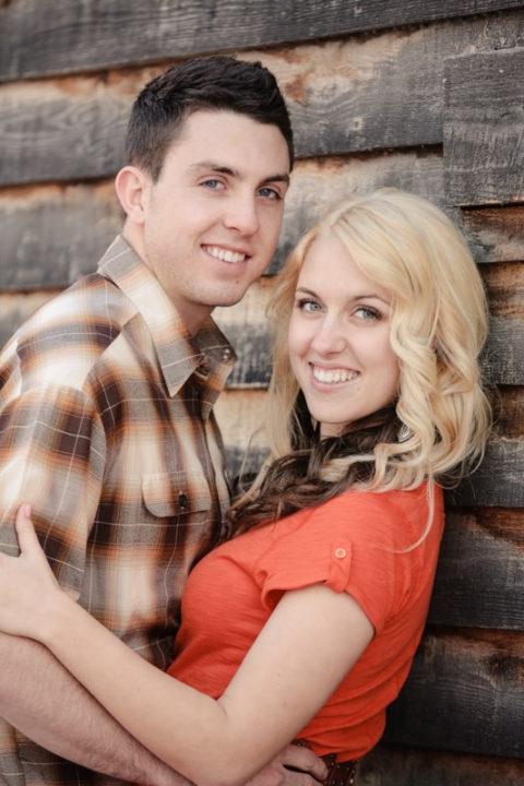 EK-Studios-Utah-Wedding-Photographers-Winter-Engagements-Utah034-Blog(pp_w480_h720)