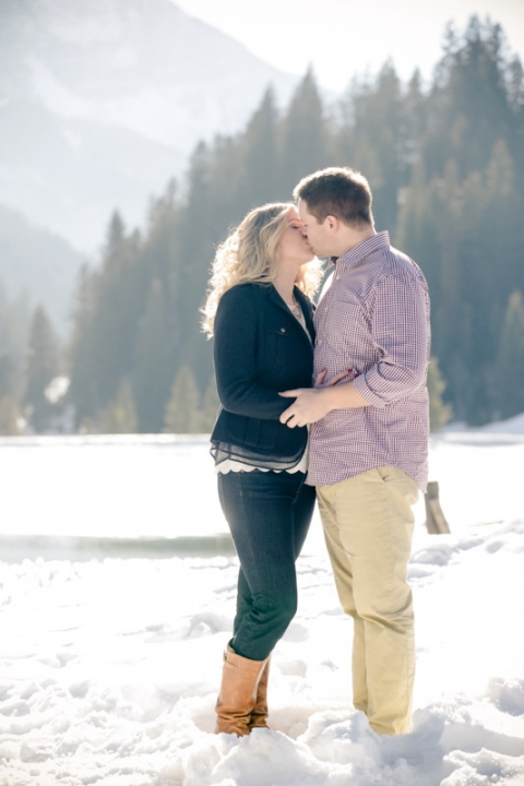 EK-Studios-Utah-Wedding-Photographers-Winter-Engagements-in-the-mountains016-Blog(pp_w480_h720)