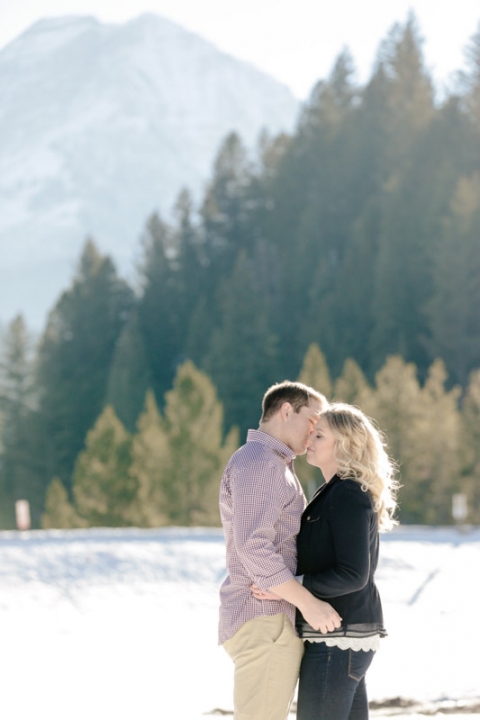 EK-Studios-Utah-Wedding-Photographers-Winter-Engagements-in-the-mountains025-Blog(pp_w480_h720)
