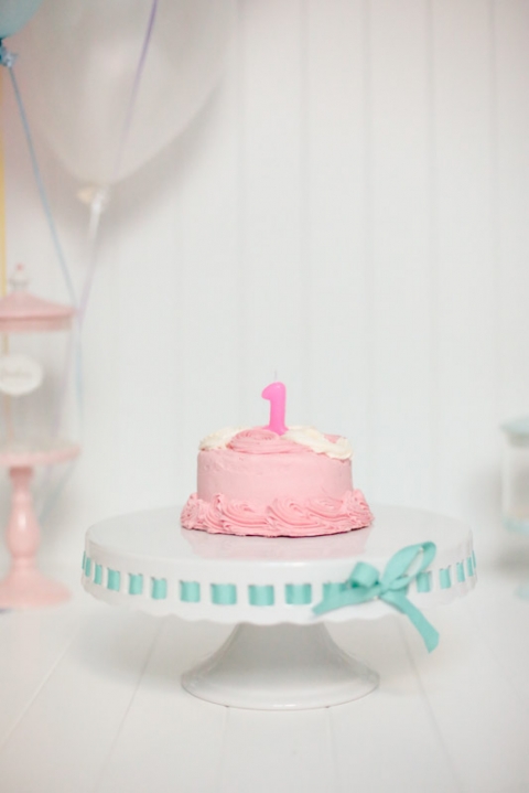 EK-Studios-Utah-Wedding-Photographers-one-year-birthday-cake-photoshoot009-Blog(pp_w480_h719)