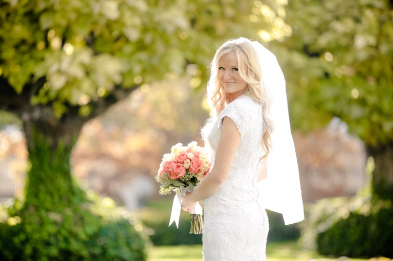 EK-Studios-Wedding-Photographer-Fall-Bridals-SLC-Temple-Wedding-pre-shoot005-Blog(pp_w768_h511)