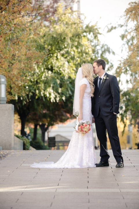 EK-Studios-Wedding-Photographer-Fall-Bridals-SLC-Temple-Wedding-pre-shoot027-Blog(pp_w480_h720)
