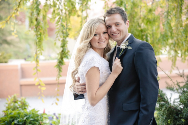 EK-Studios-Wedding-Photographer-Fall-Bridals-SLC-Temple-Wedding-pre-shoot029-Blog(pp_w768_h511)