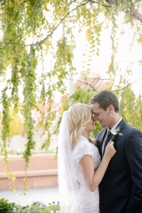 EK-Studios-Wedding-Photographer-Fall-Bridals-SLC-Temple-Wedding-pre-shoot030-Blog(pp_w480_h720)
