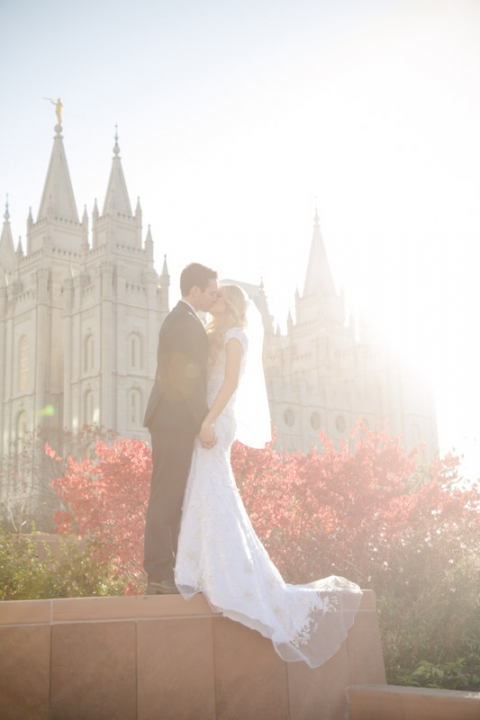 EK-Studios-Wedding-Photographer-Fall-Bridals-SLC-Temple-Wedding-pre-shoot037-Blog(pp_w480_h720)