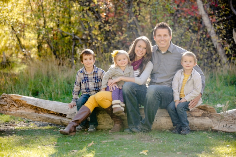 EK-Studios-Wedding-Photographer-Fall-Family-Photos-Utah005-Blog(pp_w768_h511)