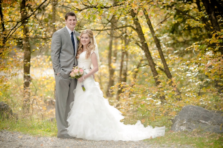 EK-Studios-Wedding-Photographer-Fall-canyon-bridals003-Blog(pp_w768_h511)
