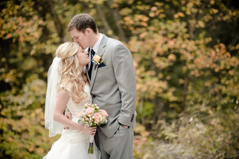 EK-Studios-Wedding-Photographer-Fall-canyon-bridals005-Blog(pp_w768_h511)