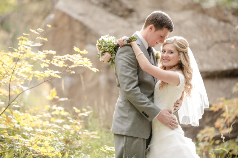 EK-Studios-Wedding-Photographer-Fall-canyon-bridals015-Blog(pp_w768_h511)