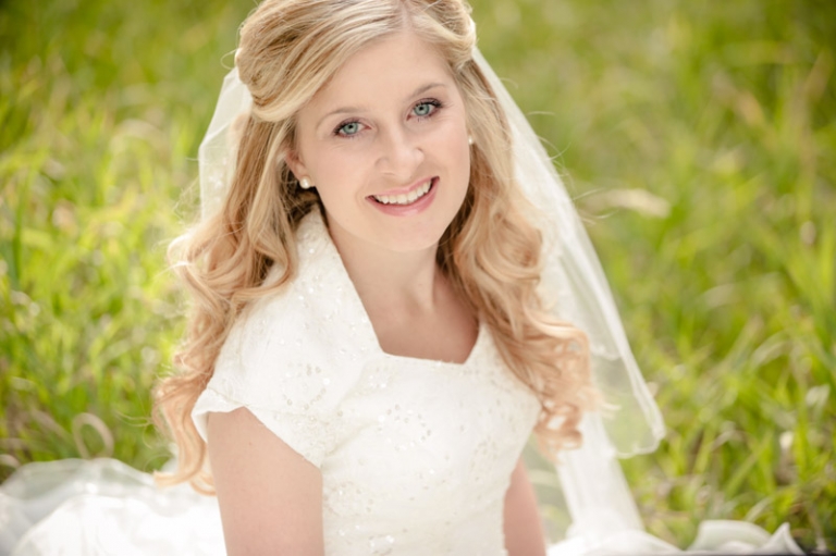 EK-Studios-Wedding-Photographer-Fall-canyon-bridals018-Blog(pp_w768_h511)