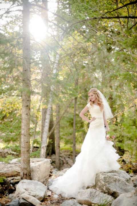 EK-Studios-Wedding-Photographer-Fall-canyon-bridals024-Blog(pp_w480_h720)