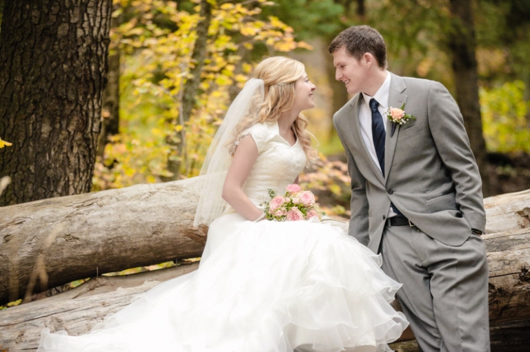EK-Studios-Wedding-Photographer-Fall-canyon-bridals025-Blog(pp_w768_h511)