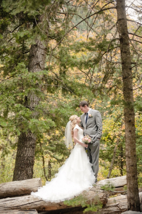 EK-Studios-Wedding-Photographer-Fall-canyon-bridals029-Blog(pp_w480_h720)