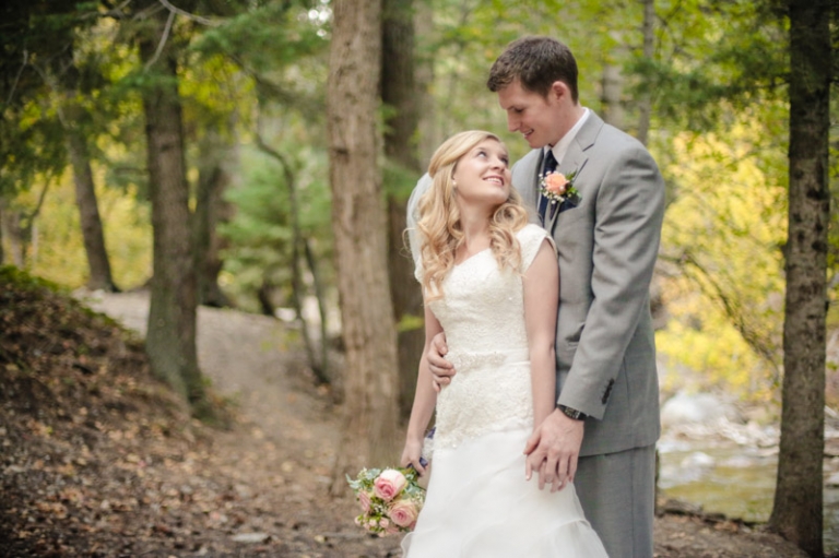 EK-Studios-Wedding-Photographer-Fall-canyon-bridals035-Blog(pp_w768_h511)