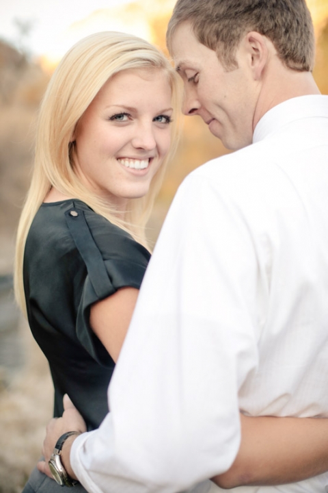 EK-Studios-Wedding-Photographer-Fall-sunkissed-enagements024-Blog(pp_w480_h720)