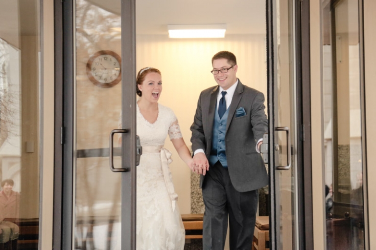 EK-Studios-Utah-Wedding-Photographers-SLC-Temple-winter-wedding-Woods-on-the-ninth-Reception004-Blog(pp_w768_h512)
