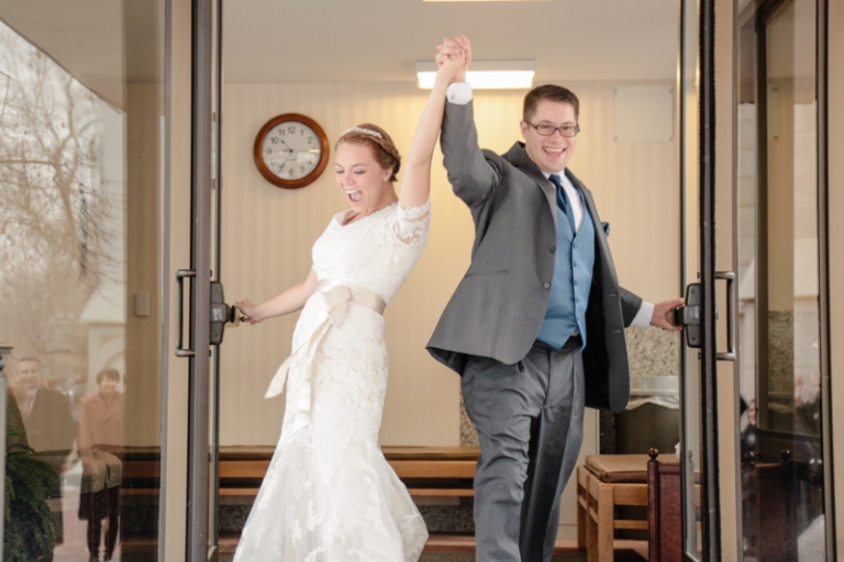 EK-Studios-Utah-Wedding-Photographers-SLC-Temple-winter-wedding-Woods-on-the-ninth-Reception005-Blog(pp_w768_h512)
