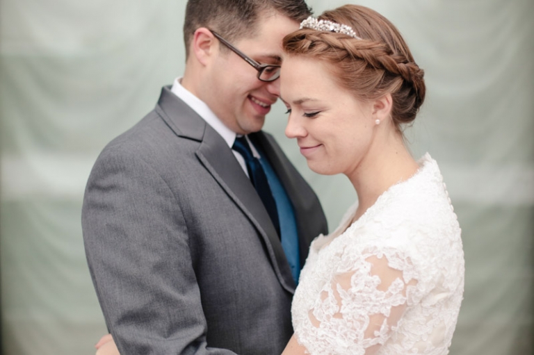 EK-Studios-Utah-Wedding-Photographers-SLC-Temple-winter-wedding-Woods-on-the-ninth-Reception011-Blog(pp_w768_h511)