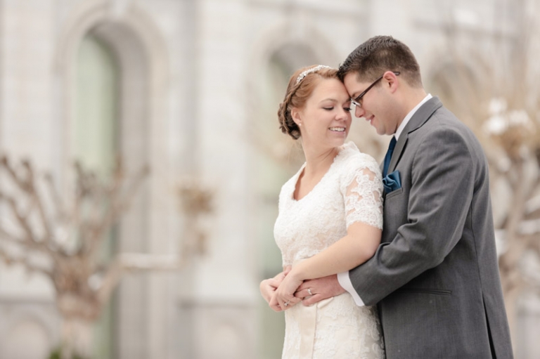EK-Studios-Utah-Wedding-Photographers-SLC-Temple-winter-wedding-Woods-on-the-ninth-Reception015-Blog(pp_w768_h511)