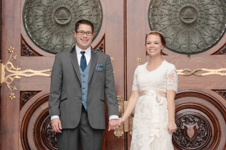 EK-Studios-Utah-Wedding-Photographers-SLC-Temple-winter-wedding-Woods-on-the-ninth-Reception018-Blog(pp_w768_h512)