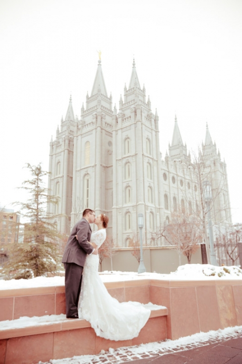 EK-Studios-Utah-Wedding-Photographers-SLC-Temple-winter-wedding-Woods-on-the-ninth-Reception025-Blog(pp_w480_h720)