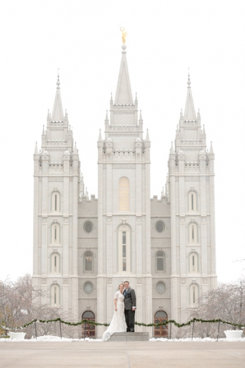 EK-Studios-Utah-Wedding-Photographers-SLC-Temple-winter-wedding-Woods-on-the-ninth-Reception030-Blog(pp_w480_h719)