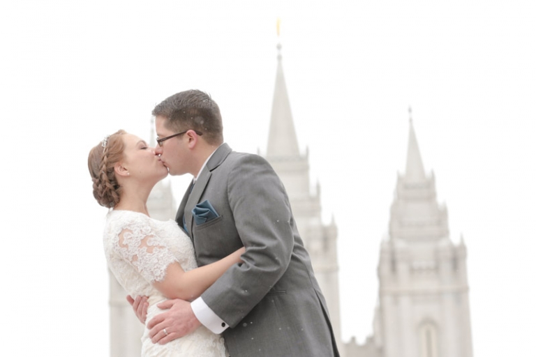 EK-Studios-Utah-Wedding-Photographers-SLC-Temple-winter-wedding-Woods-on-the-ninth-Reception031-Blog(pp_w768_h512)