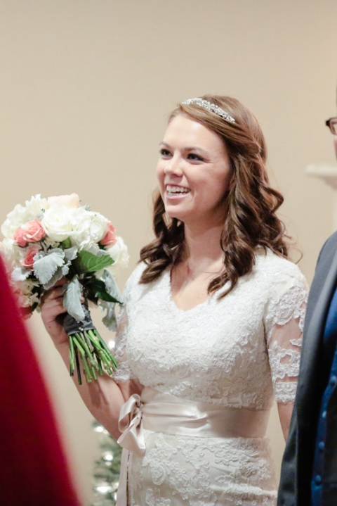 EK-Studios-Utah-Wedding-Photographers-SLC-Temple-winter-wedding-Woods-on-the-ninth-Reception056-Blog(pp_w480_h719)