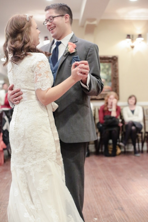 EK-Studios-Utah-Wedding-Photographers-SLC-Temple-winter-wedding-Woods-on-the-ninth-Reception064-Blog(pp_w480_h720)