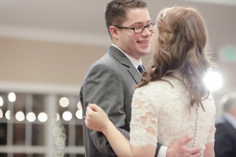 EK-Studios-Utah-Wedding-Photographers-SLC-Temple-winter-wedding-Woods-on-the-ninth-Reception065-Blog(pp_w768_h511)