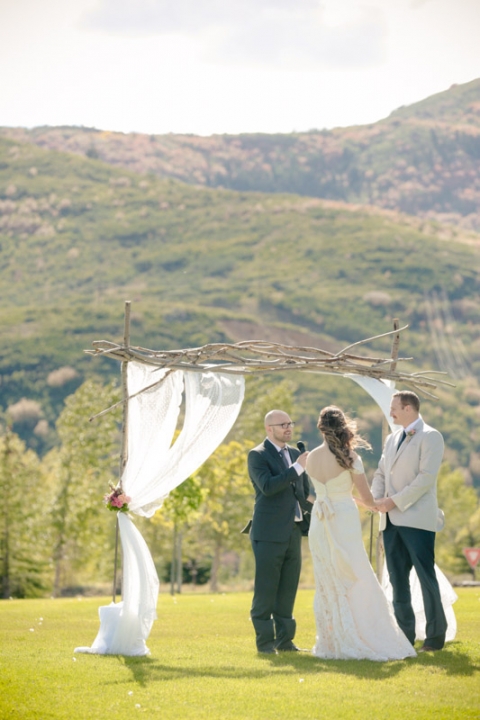 EK-Studios-Wedding-Photographer-Jordanelle-hailstone-event-center-wedding-reception016-Blog1(pp_w480_h720)
