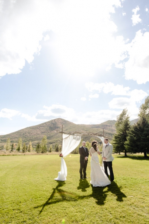 EK-Studios-Wedding-Photographer-Jordanelle-hailstone-event-center-wedding-reception021-Blog1(pp_w480_h719)