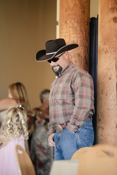 EK-Studios-Wedding-Photographer-Jordanelle-hailstone-event-center-wedding-reception050-Blog1(pp_w480_h720)