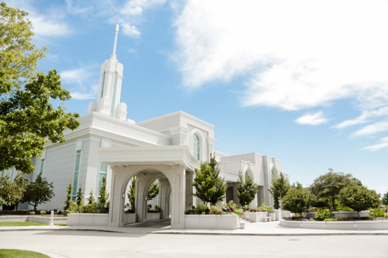 EK-Studios-Wedding-Photographer-Mount-Timpanogos-Temple002-Blog(pp_w768_h511)