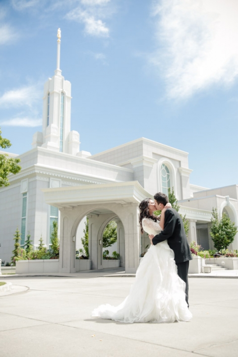 EK-Studios-Wedding-Photographer-Mount-Timpanogos-Temple015-Blog(pp_w480_h720)