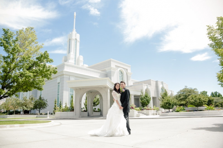 EK-Studios-Wedding-Photographer-Mount-Timpanogos-Temple016-Blog(pp_w768_h511)