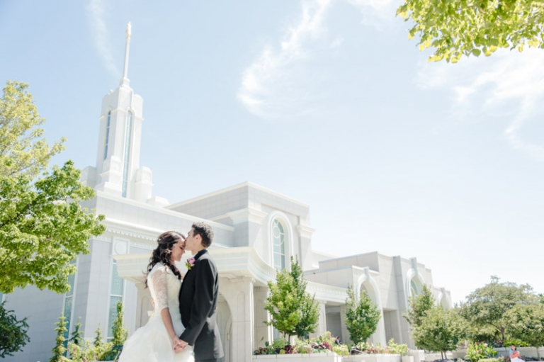 EK-Studios-Wedding-Photographer-Mount-Timpanogos-Temple017-Blog(pp_w768_h511)